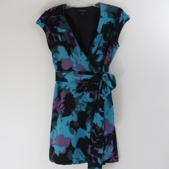 Banana Republic Dresses & Skirts - Banana Republic Floral Wrap Dress 4P